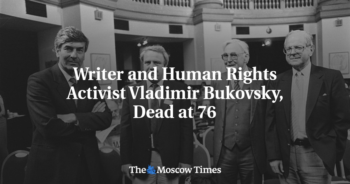 Penulis dan aktivis hak asasi manusia Vladimir Bukovsky, meninggal pada usia 76 tahun