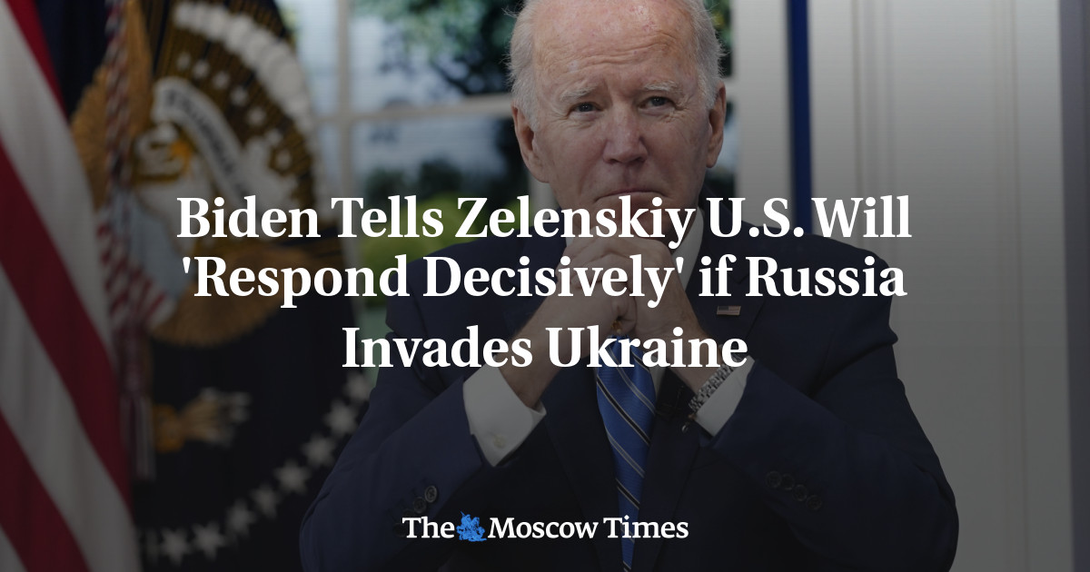 Biden memberi tahu Zelenskiy bahwa AS akan ‘bereaksi tegas’ jika Rusia menginvasi Ukraina