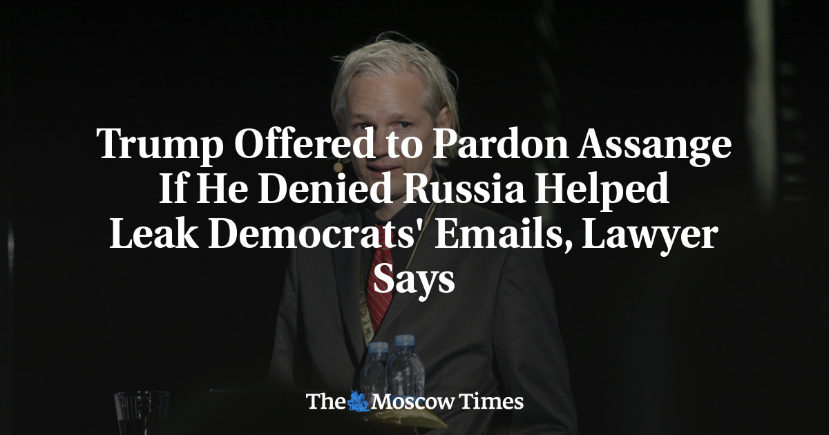 Trump menawarkan untuk mengampuni Assange jika dia menyangkal Rusia membantu membocorkan email Demokrat, kata pengacara