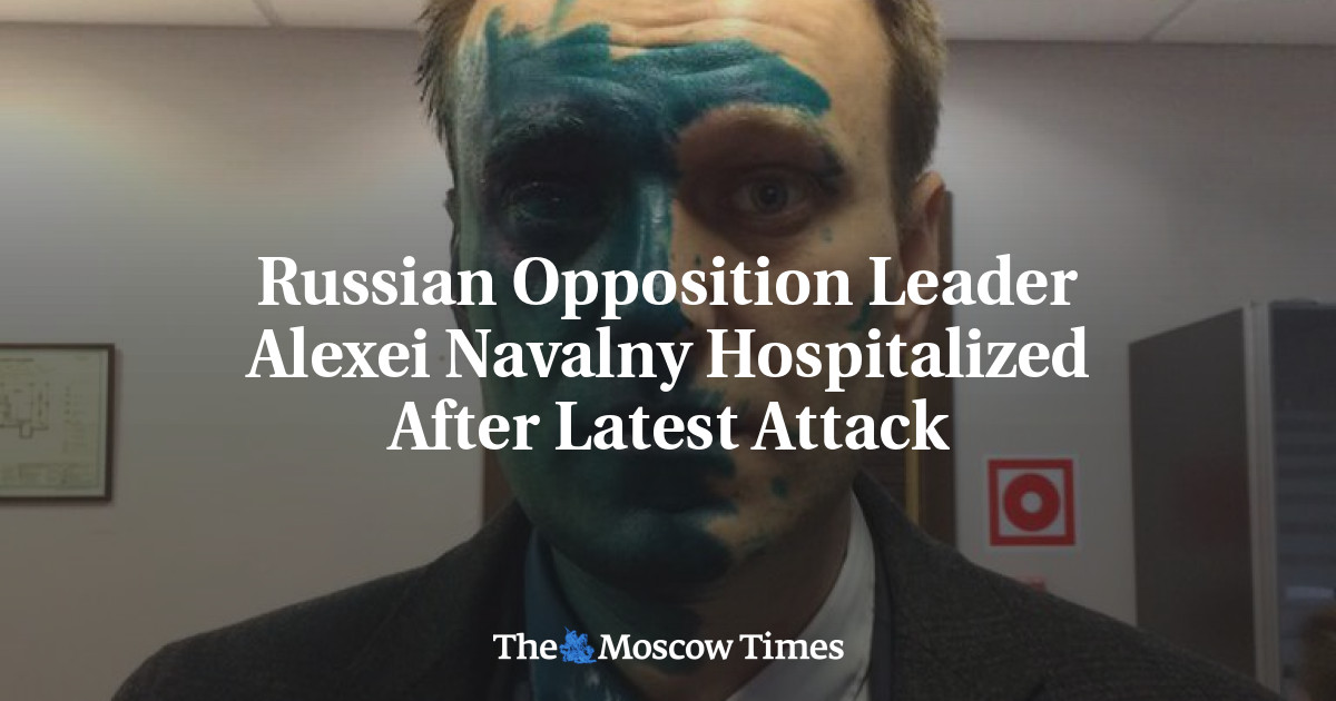 Pemimpin oposisi Rusia Alexei Navalny dirawat di rumah sakit setelah serangan terbaru