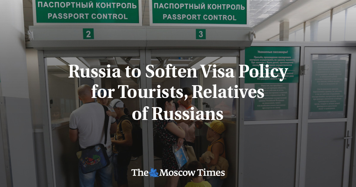 Russia to Soften Visa Policy for Tourists, Relatives of Russians The