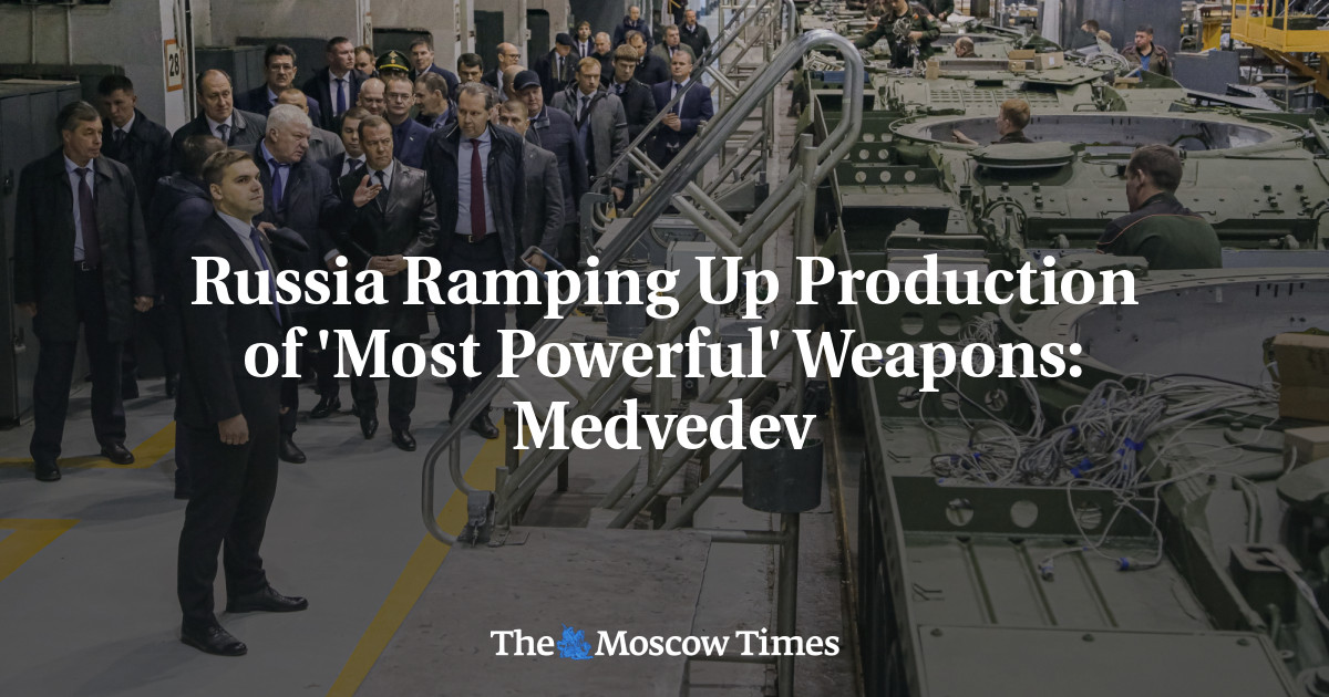 Россия наращивает производство «самого мощного» оружия – Медведев