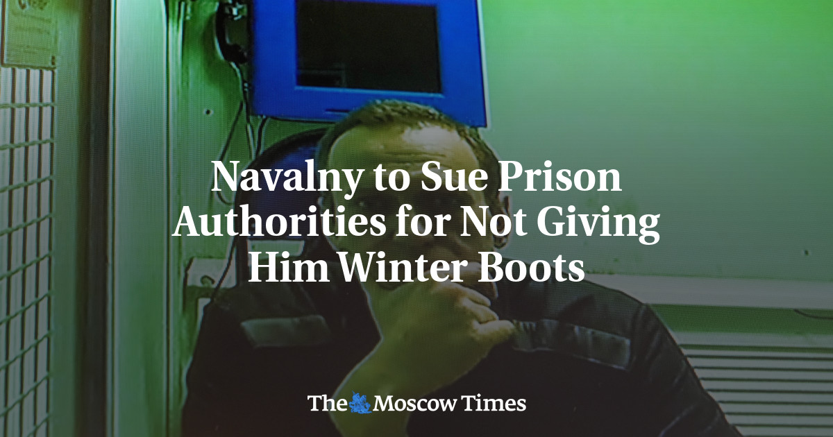 Navalny to Sue Prison Authorities for Not Giving Him Winter Boots