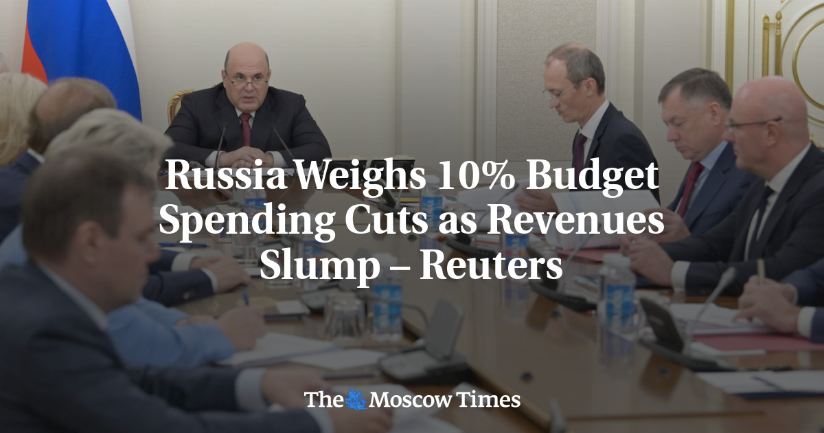 Russia Weighs 10% Budget Spending Cuts as Revenues Slump