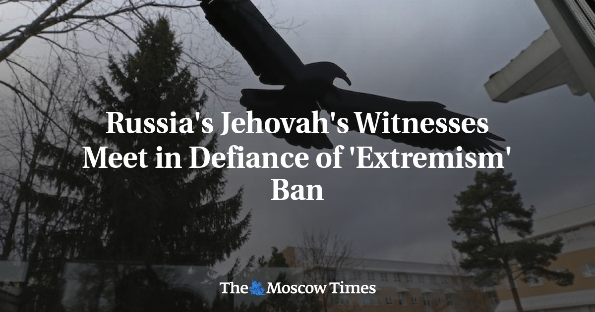 Saksi-Saksi Yehuwa Rusia Bertemu Menentang Larangan ‘Ekstremisme’