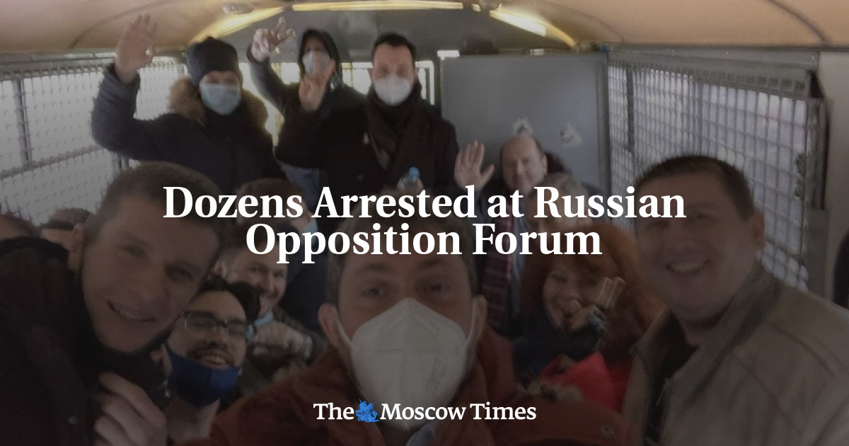 Puluhan ditangkap di forum oposisi Rusia