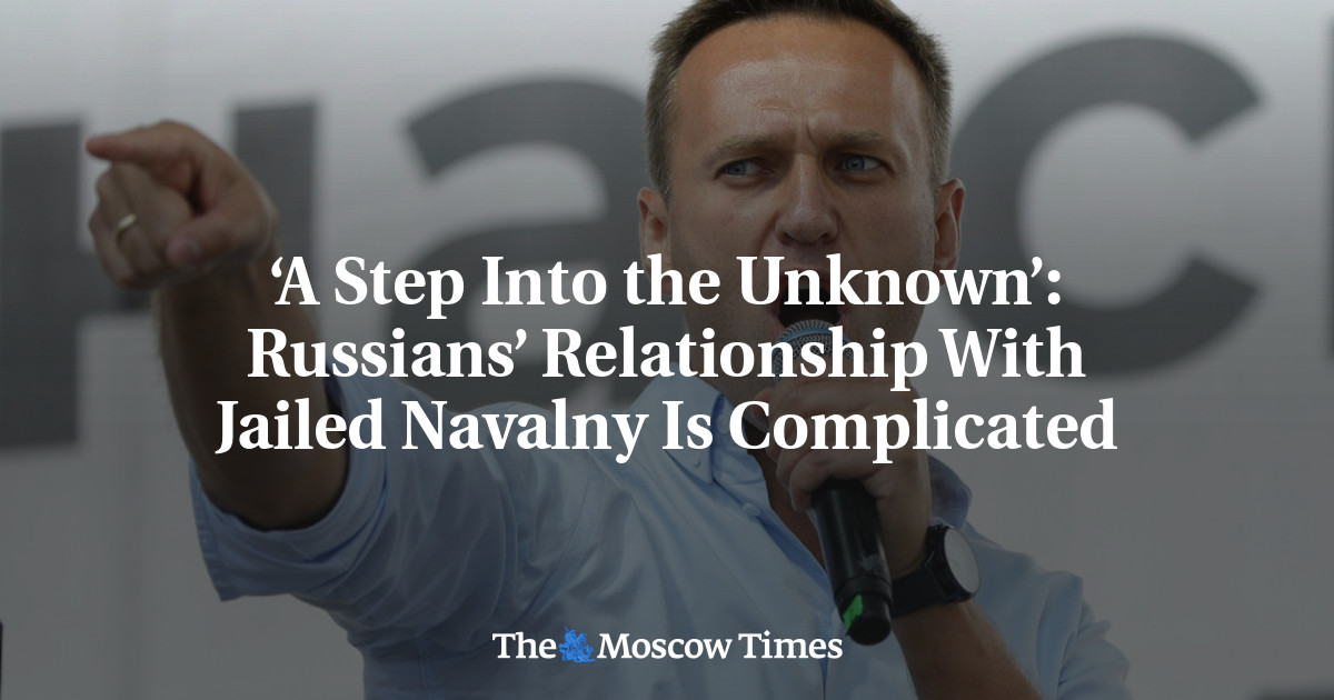 ‘Sebuah langkah menuju yang tidak diketahui’: Hubungan Rusia dengan Navalny yang dipenjara itu rumit