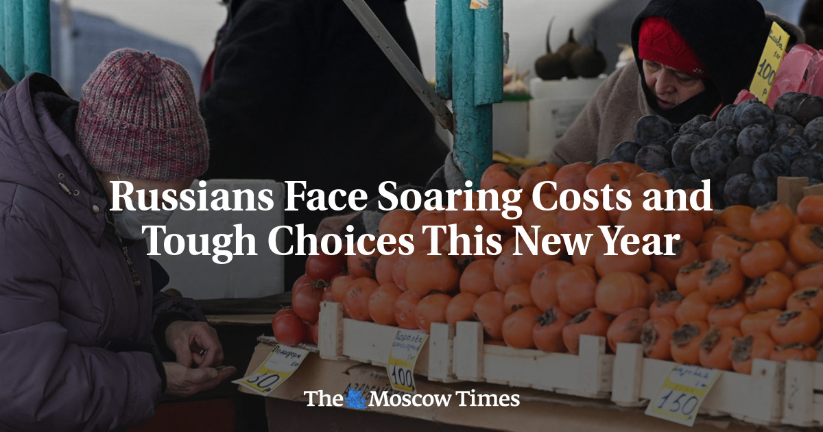 Orang Rusia menghadapi kenaikan biaya dan pilihan sulit di tahun baru ini