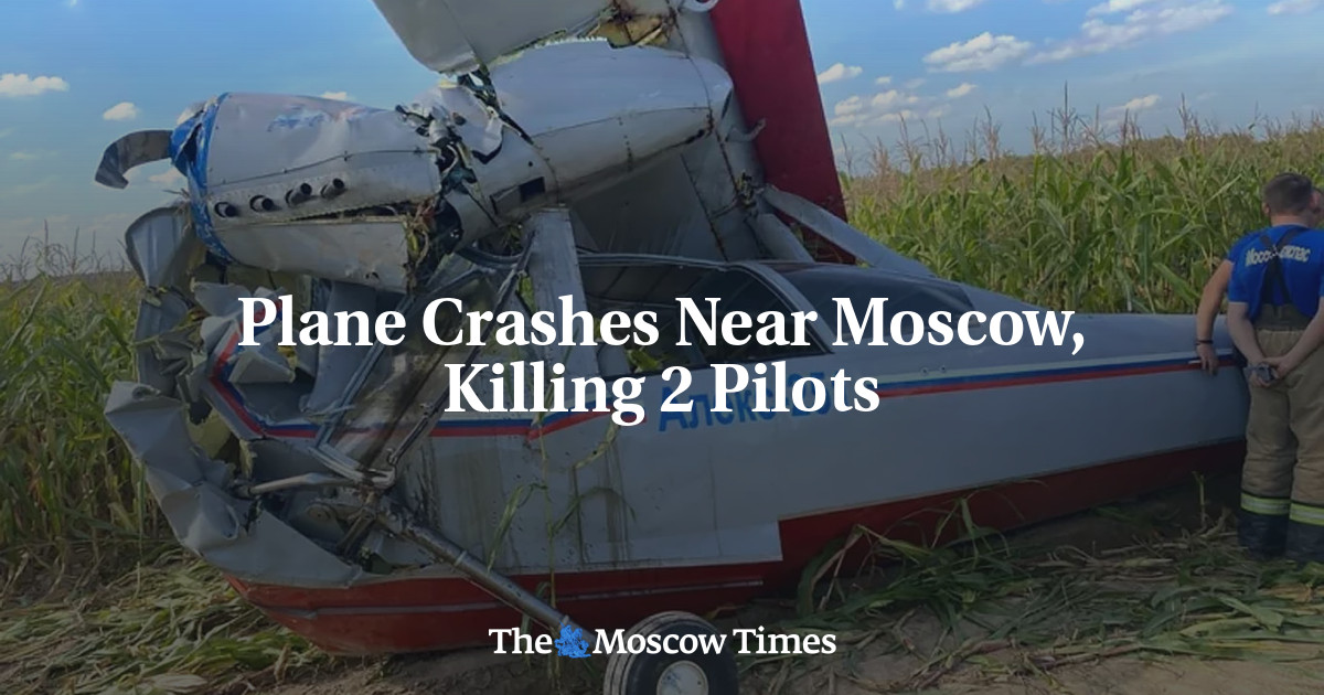 Plane Crashes Near Moscow, Killing 2 Pilots