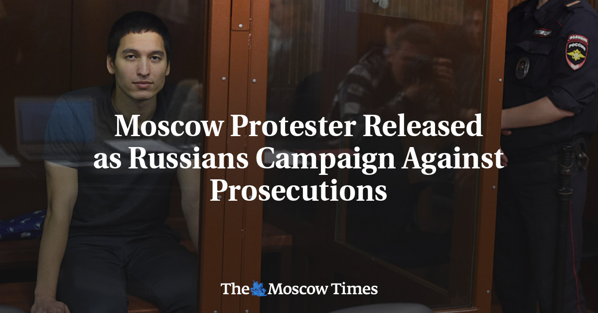 Pengunjuk rasa Moskow dibebaskan saat masyarakat Rusia berkampanye menentang penuntutan
