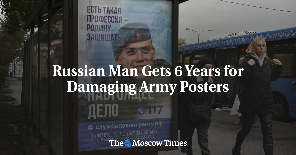 Россиянина приговорили к 6 годам колонии за порчу армейских плакатов