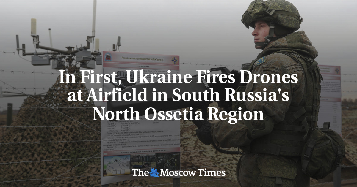 Сначала Украина сбила беспилотники на аэродроме в Северной Осетии на юге России.