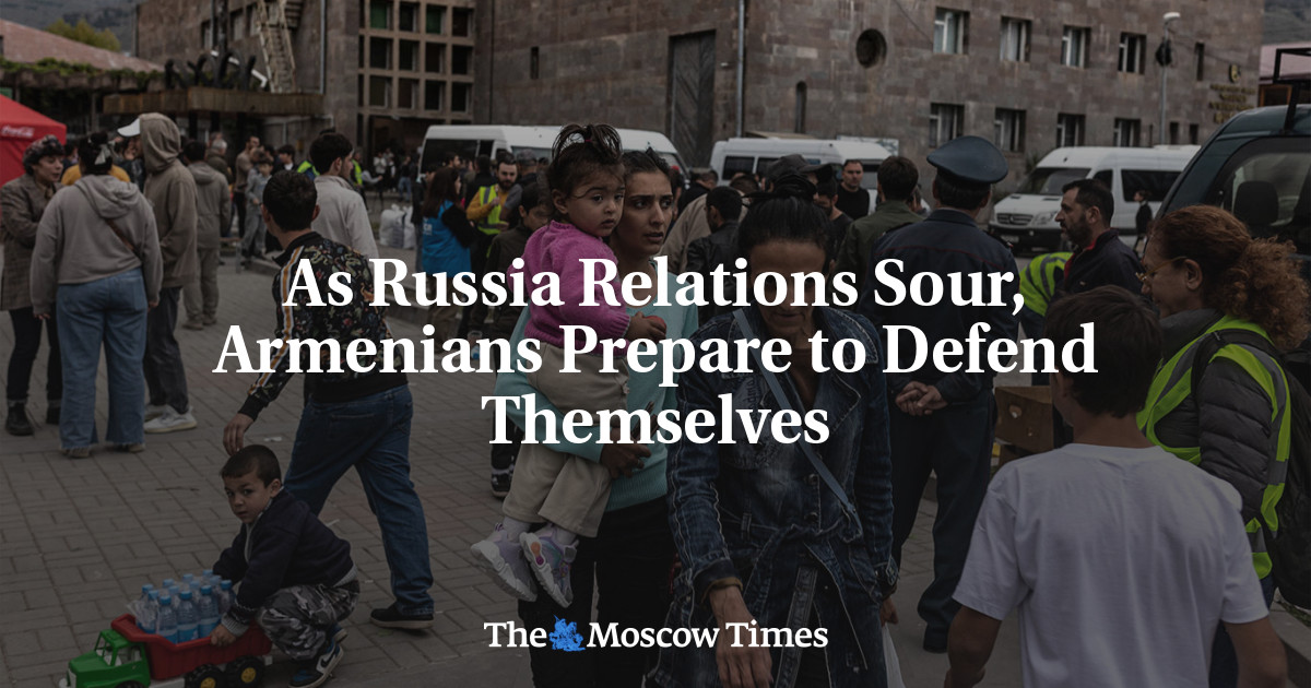 Поскольку отношения с Россией ухудшаются, армяне готовятся защищаться