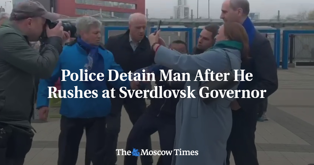 Police Detain Man After He Rushes at Sverdlovsk Governor
