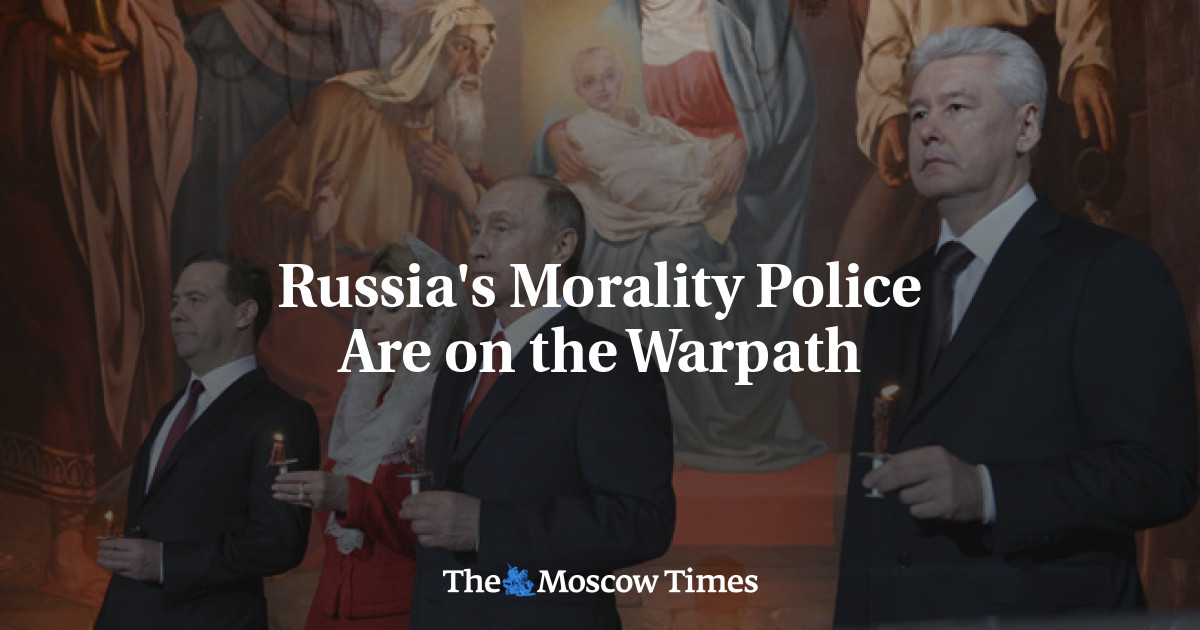 Polisi moralitas Rusia berada di jalur perang