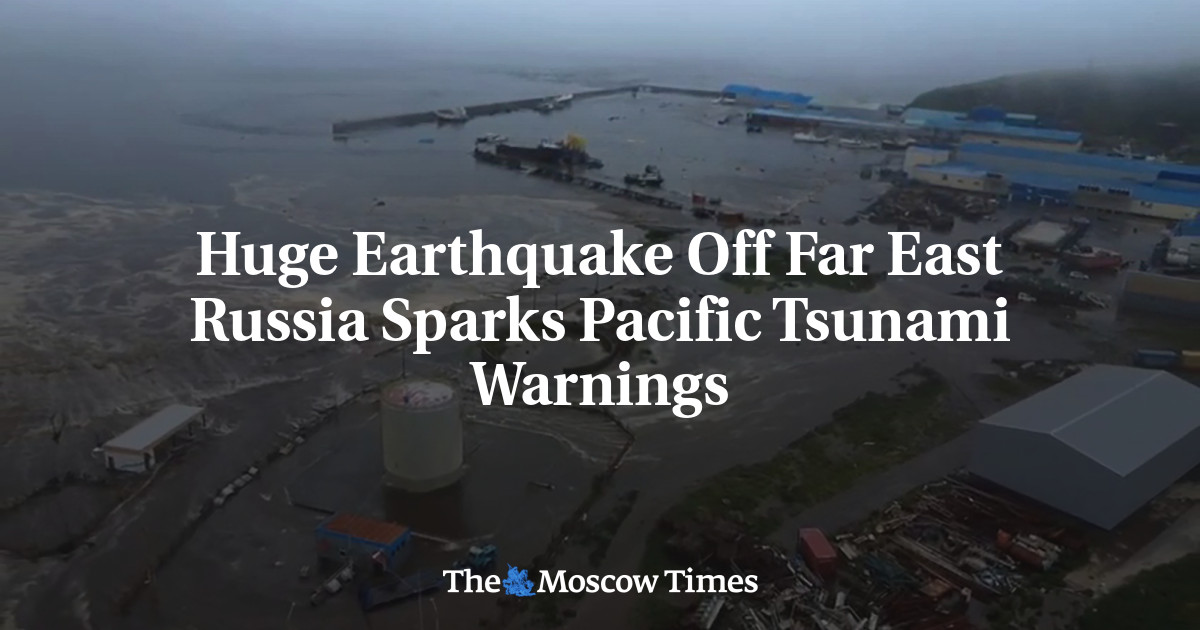 Russia earthquakes tsunami warning today