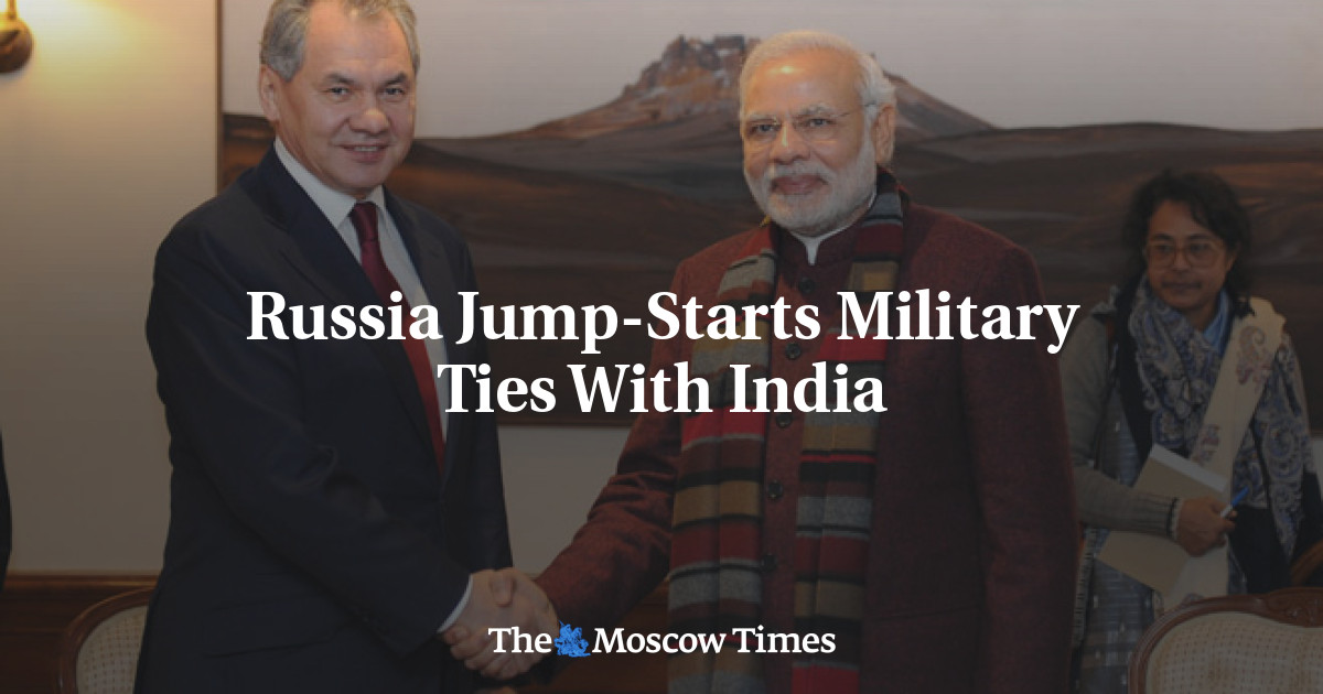 Rusia memulai hubungan militer dengan India