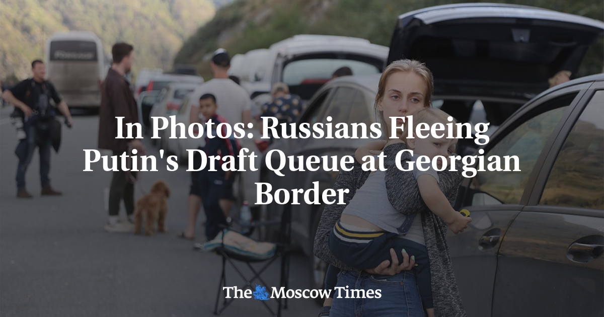 Photo: Russians fleeing Putin’s draft queue at the Georgian border