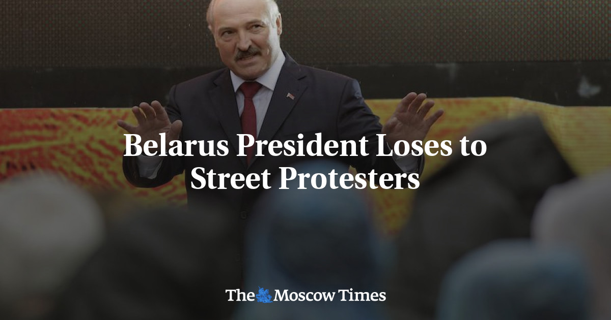 Presiden Belarus kalah dari pengunjuk rasa jalanan
