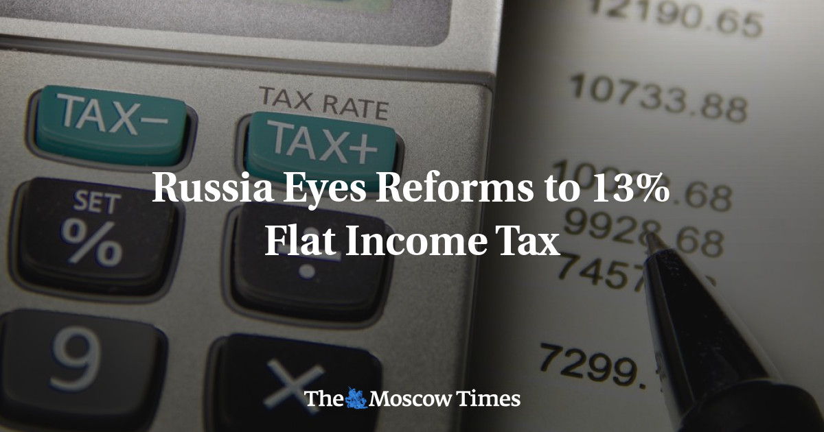Rusia mengincar reformasi pajak pendapatan tetap 13%.