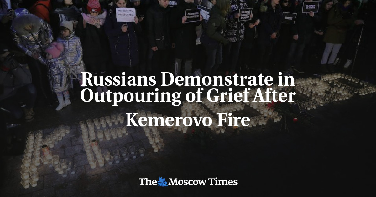 Orang Rusia berdemonstrasi dalam curahan kesedihan setelah kebakaran Kemerovo