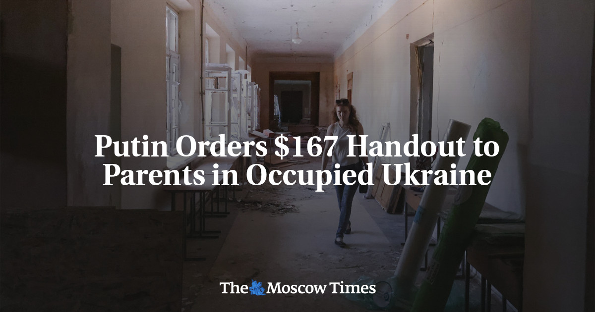 Путин распорядился раздать родителям на оккупированной Украине 167 долларов