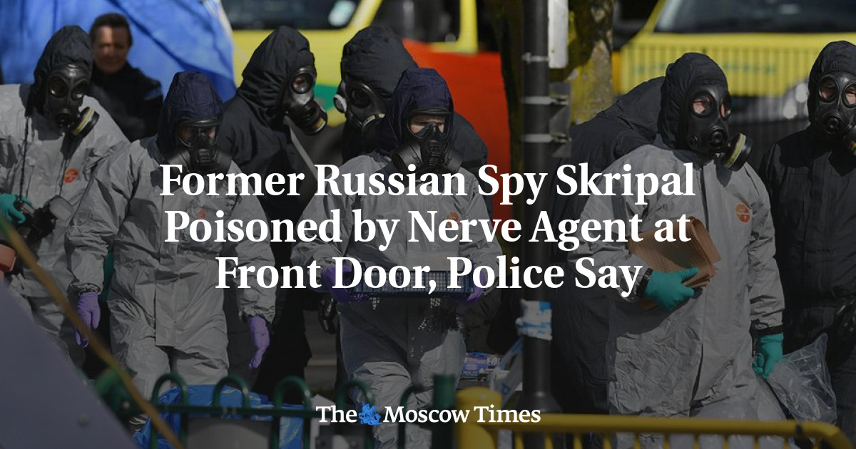 Mantan mata-mata Rusia Skripal diracun oleh agen saraf di pintu depan, kata polisi