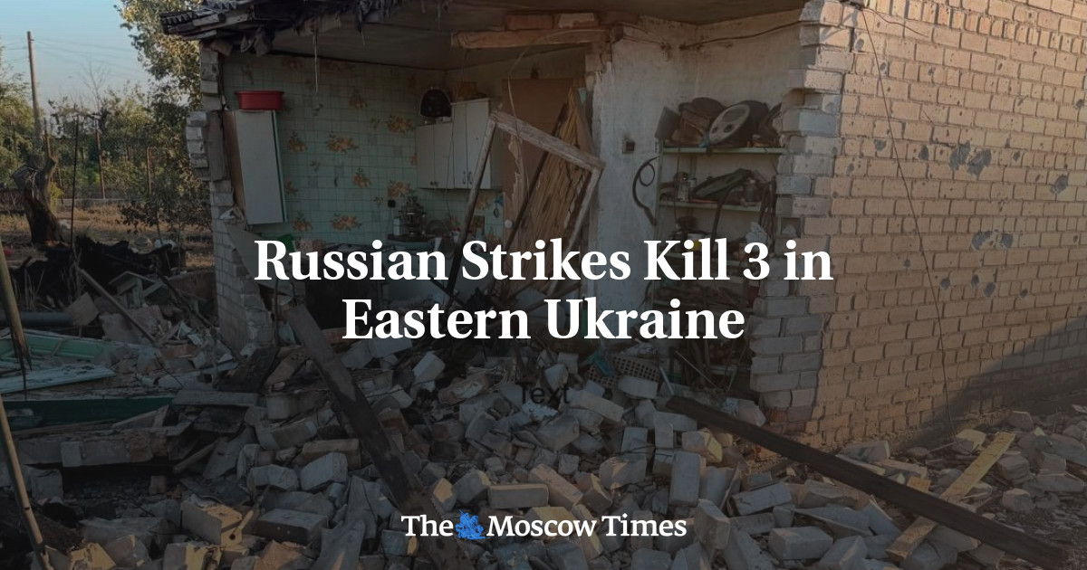 Russian Strikes Kill Three in Eastern Ukraine
