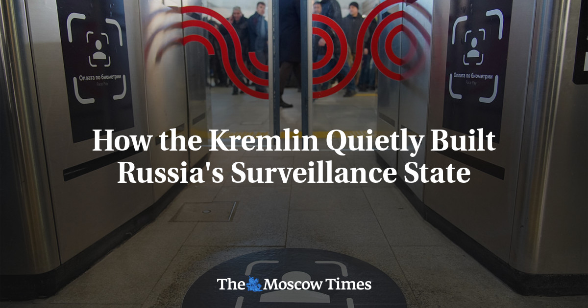 Bagaimana Kremlin diam-diam membangun negara pengawasan Rusia