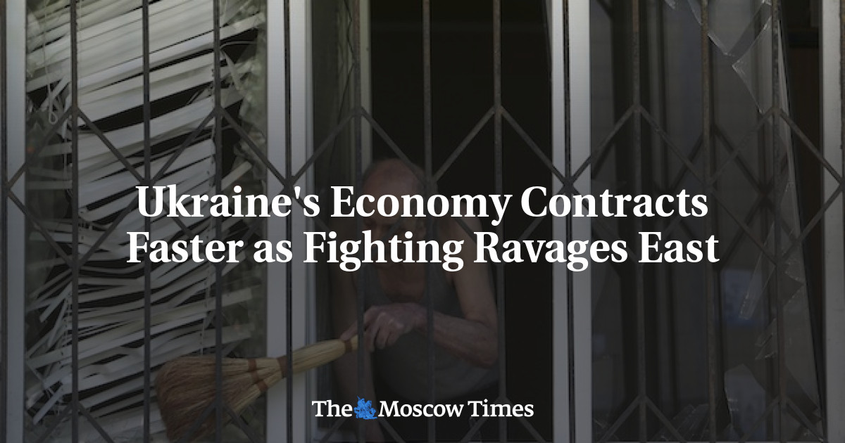 Ekonomi Ukraina berkontraksi lebih cepat karena pertempuran merusak wilayah Timur