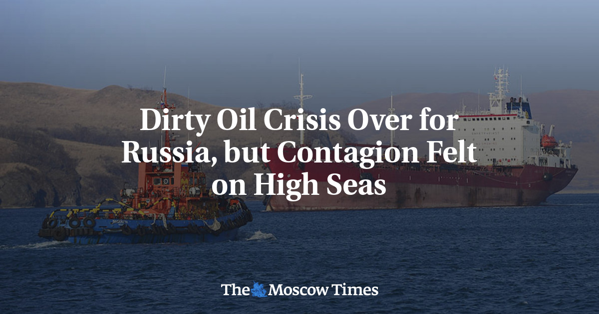Krisis minyak kotor telah berakhir bagi Rusia, tetapi kontaminasi terasa di laut lepas