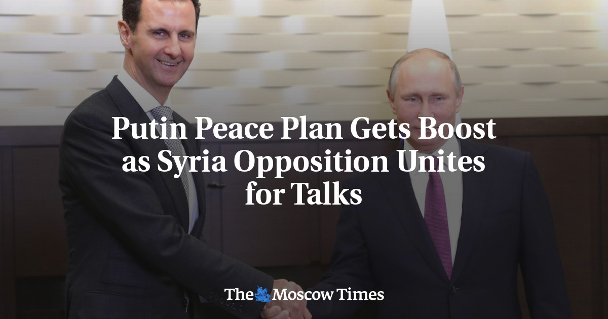 Rencana perdamaian Putin mendapat dorongan saat oposisi Suriah bersatu untuk melakukan pembicaraan