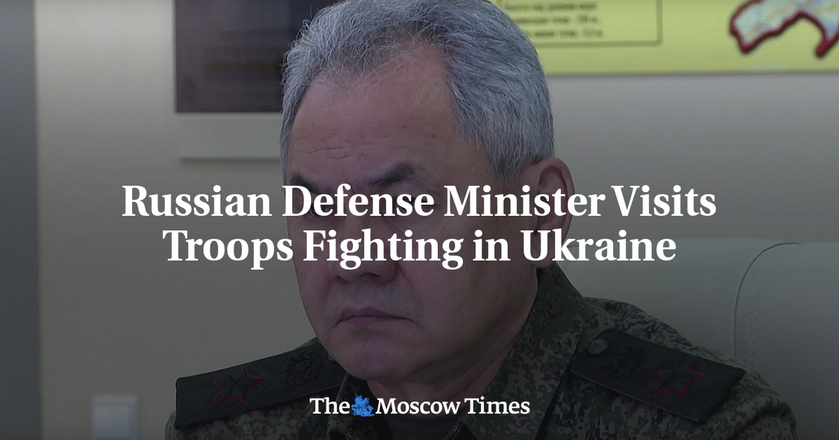 Menteri Pertahanan Rusia mengunjungi pasukan yang bertempur di Ukraina