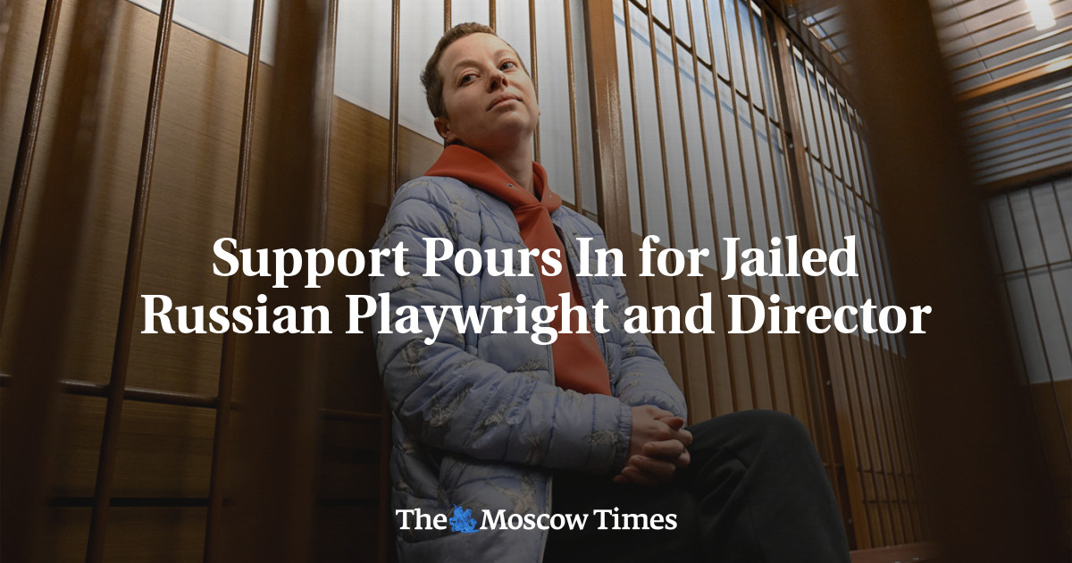 Dukungan mengalir untuk penulis drama dan sutradara Rusia yang dipenjara