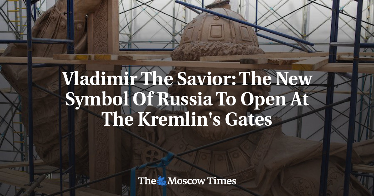 Simbol baru Rusia dibuka di gerbang Kremlin