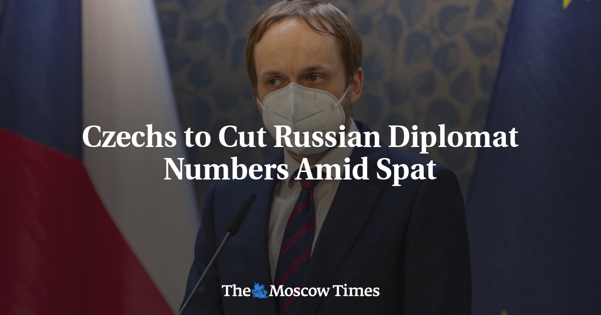 Ceko memotong jumlah diplomat Rusia di tengah pergumulan