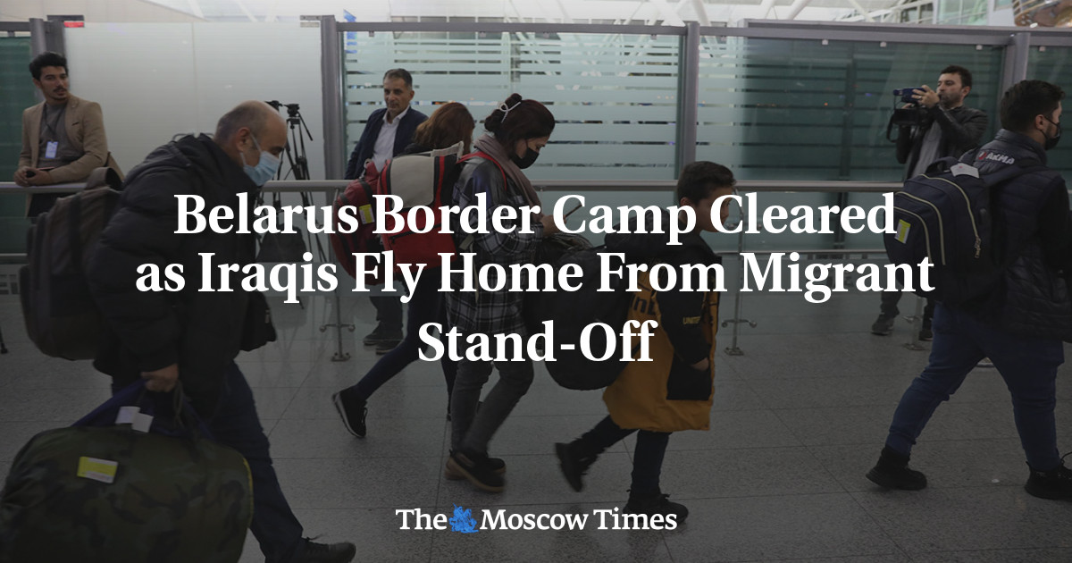 Kamp perbatasan di Belarus dibersihkan saat warga Irak terbang pulang dari sudut pandang migran