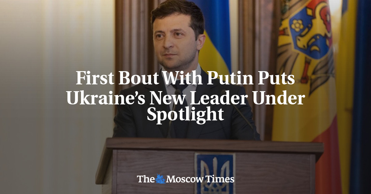Pertarungan pertama dengan Putin menempatkan pemimpin baru Ukraina di bawah sorotan