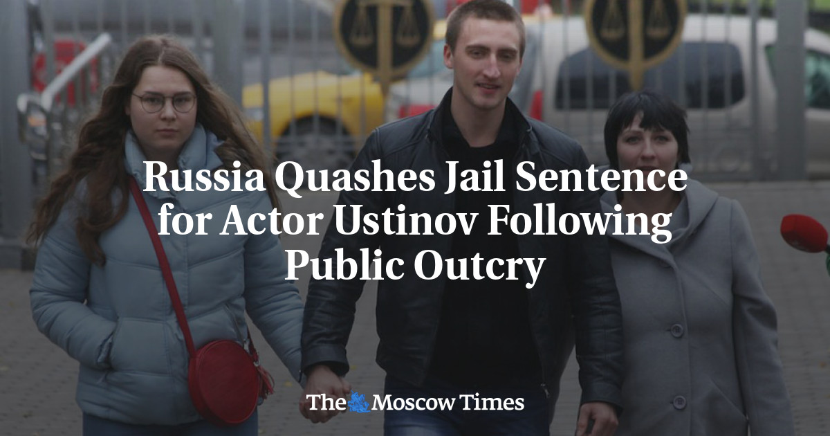 Rusia membatalkan hukuman penjara untuk aktor Ustinov setelah kemarahan publik