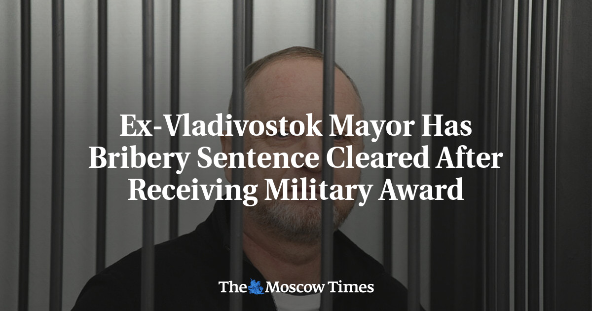 Ex-Vladivostok Mayor Has Bribery Sentence Cleared After Receiving Military Award