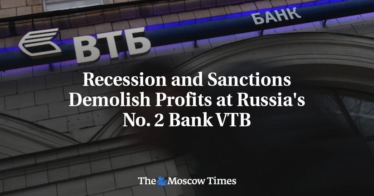 Resesi dan sanksi menghapus keuntungan yang dimiliki Rusia.  2 Bank VTB