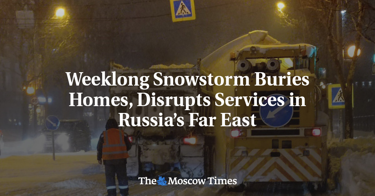 Weeklong Snowstorm Buries Homes, Disrupts Services in Russia’s Far East