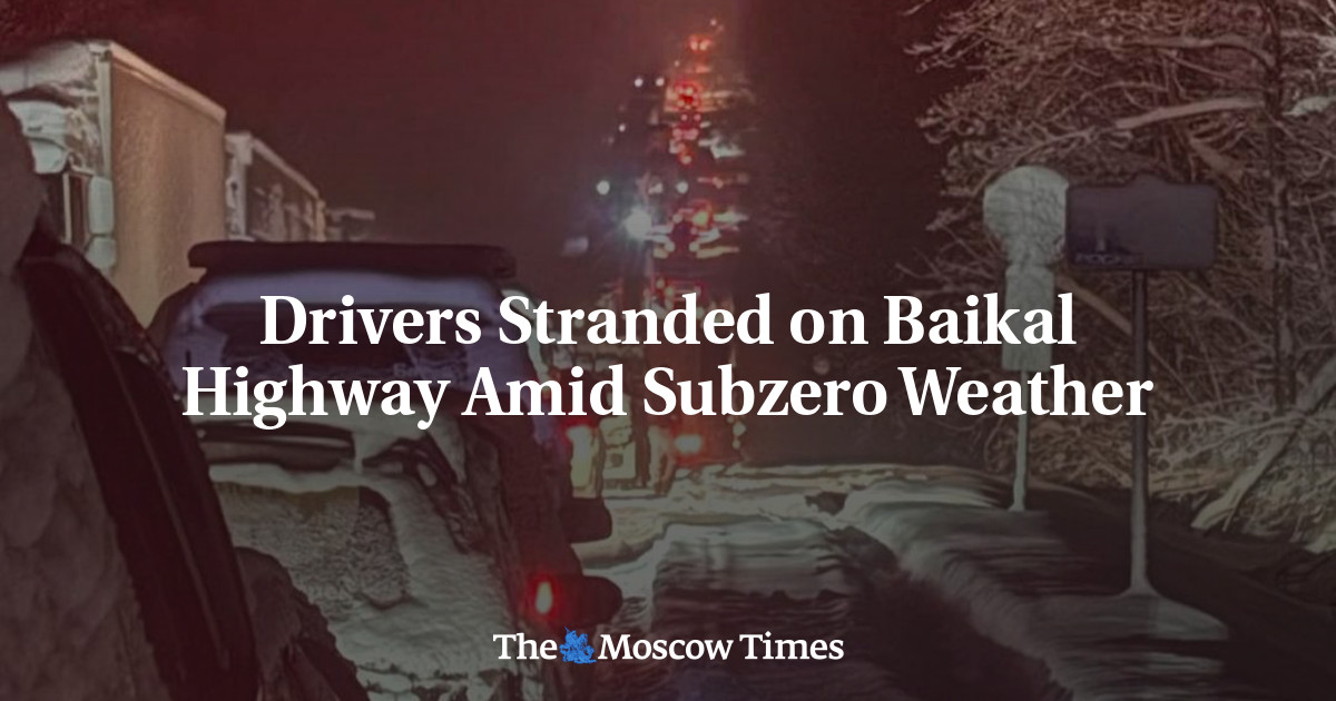 Drivers Stranded on Baikal Highway Amid Subzero Weather