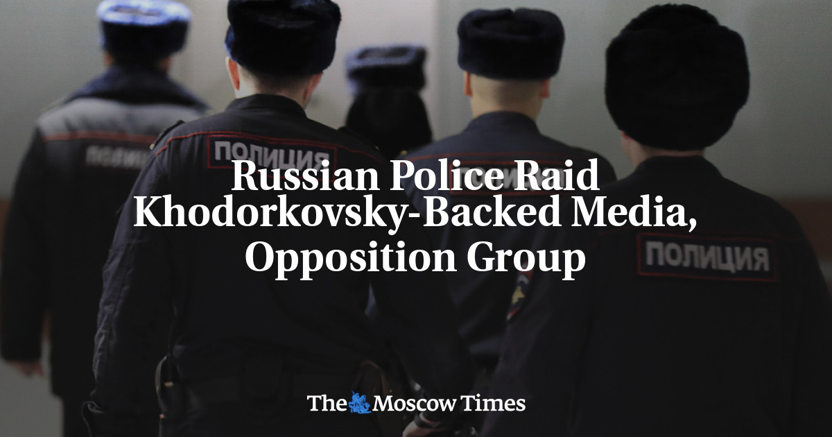 Polisi Rusia menindak media yang didukung Khodorkovsky, kelompok oposisi