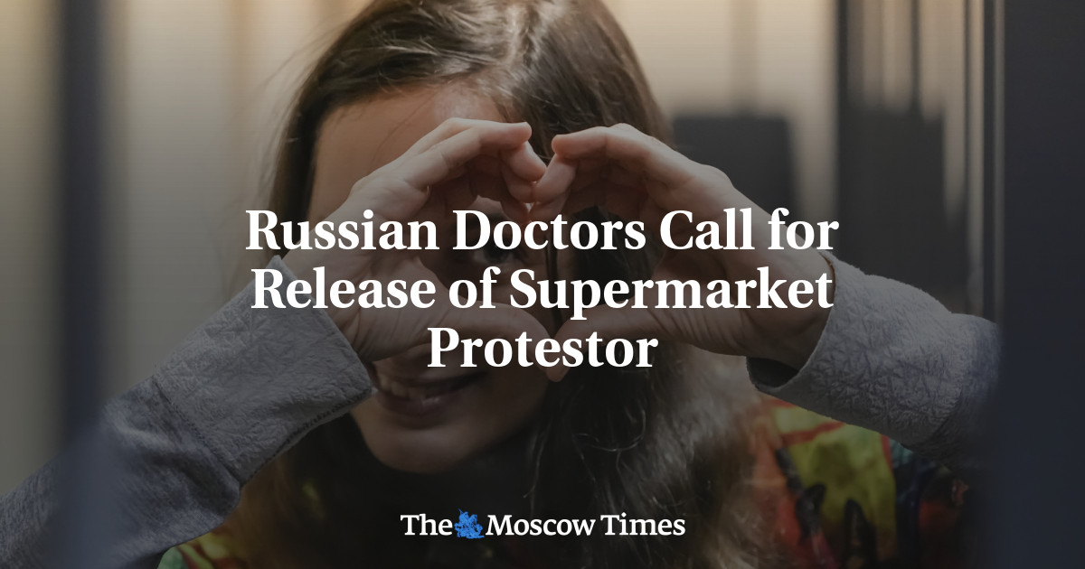 Российские врачи требуют освободить протестующего в супермаркете