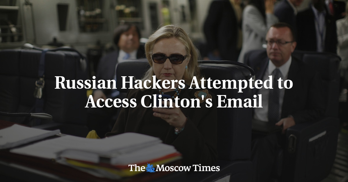 Peretas Rusia mencoba mengakses email Clinton