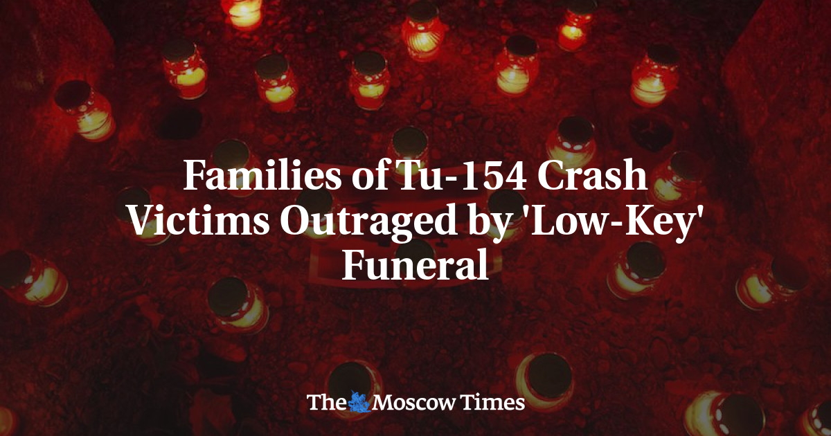 Keluarga korban kecelakaan Tu-154 geram atas pemakaman ‘Low-Key’