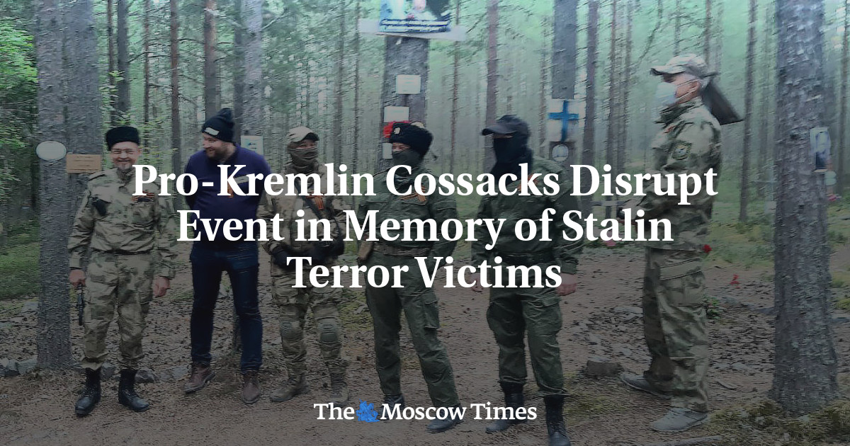 Pro-Kremlin Cossacks Disrupt Event in Memory of Stalin Terror Victims