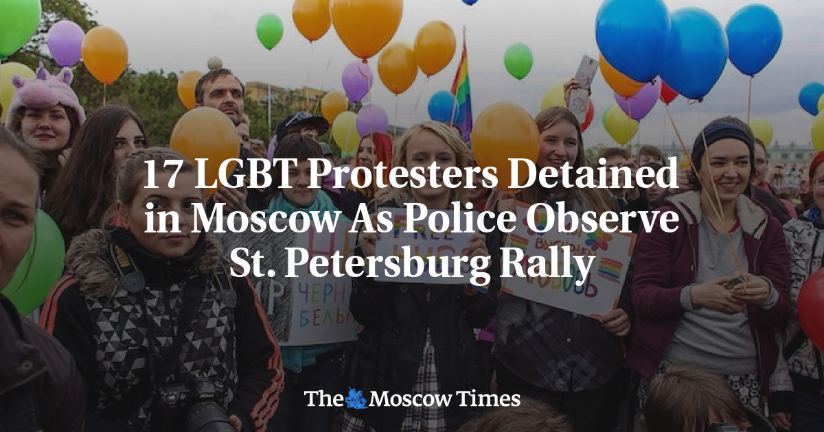 17 pengunjuk rasa LGBT ditahan di Moskow sementara polisi St.  Reli Petersburg mengamati