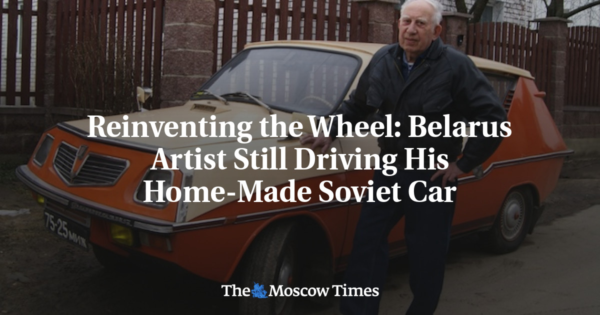 Artis Belarusia masih mengendarai mobil Soviet buatannya